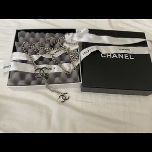 Black enamel/silver tone Chanel chain belt